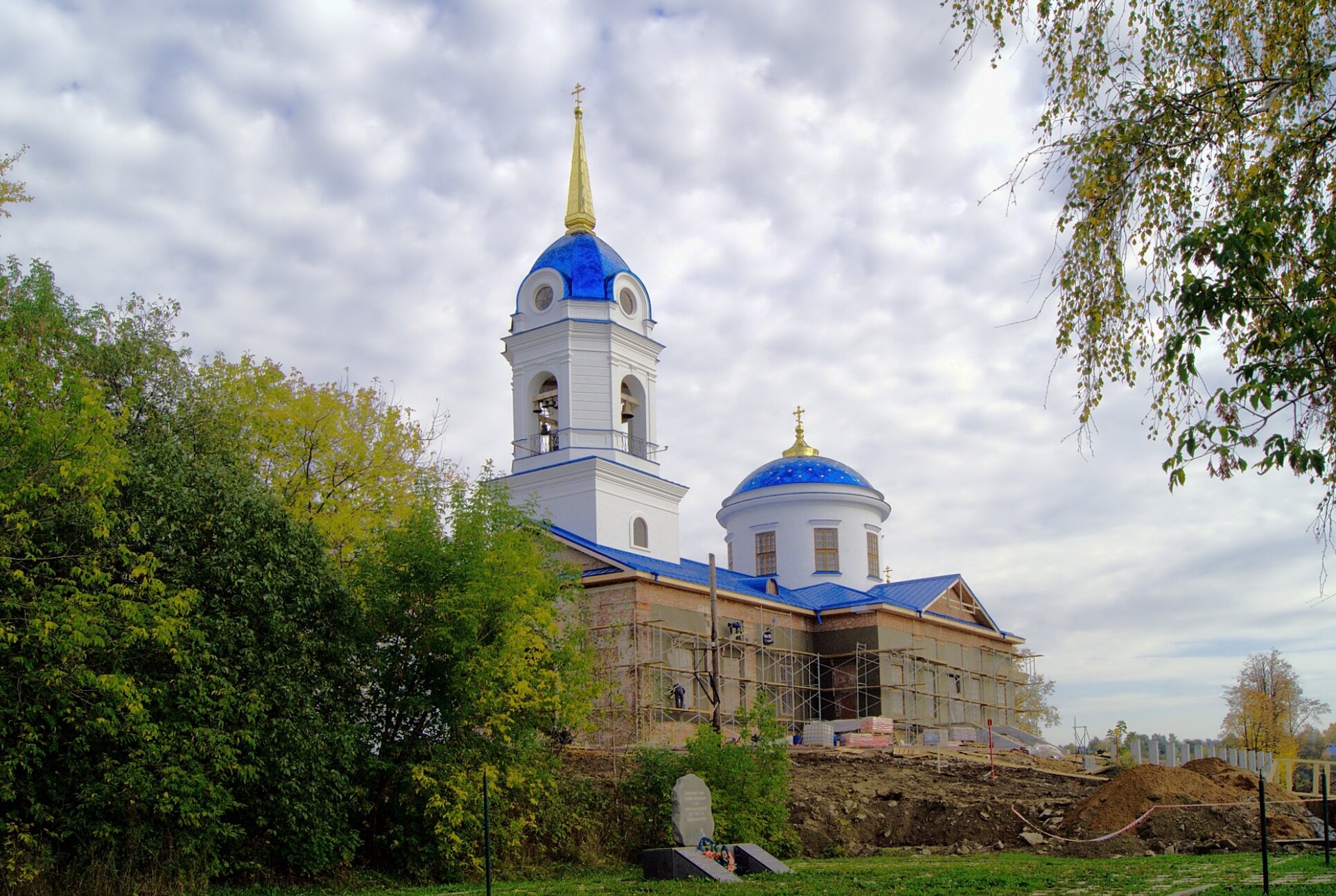 Храм Рождества Пресвятой Богородицы в Добрянке: История и восстановление