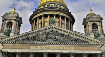 Фасад Исаакиевского собора в Санкт-Петербурге