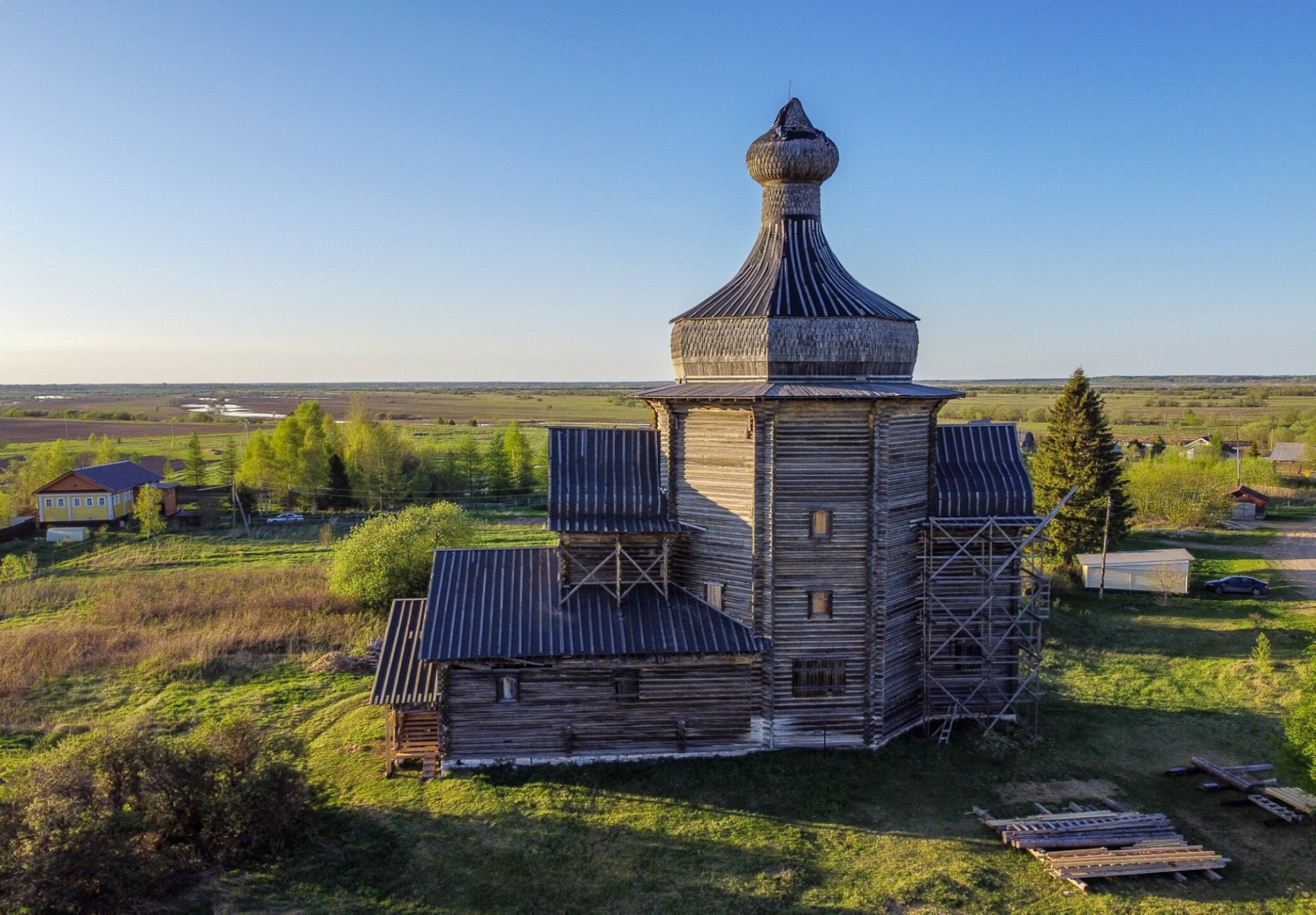 Никольский храм в селе Зачачье - памятник деревянного зодчества 1687 года
