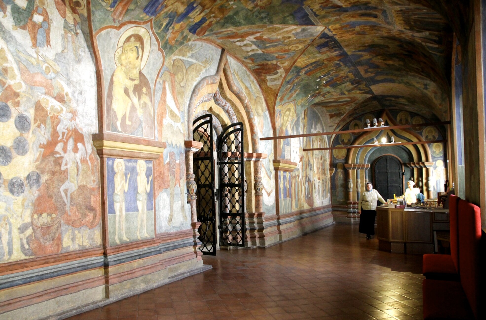 Интерьер Троицкого собора Ипатьевского монастыря