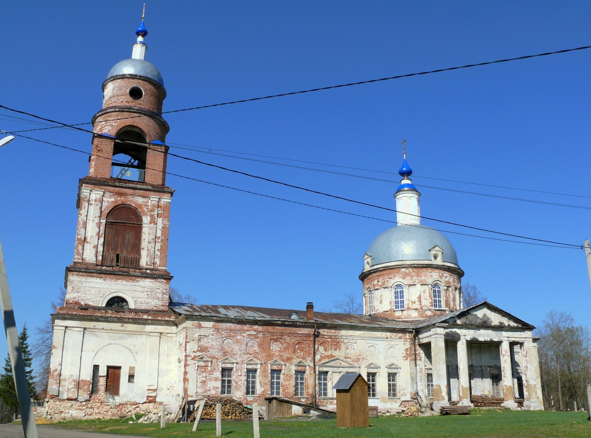 Колокольня с церковью Ювеналия, патриарха Иерусалимского в Колычёво