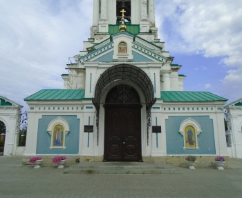 Главный вход Покровского собора в Елабуге