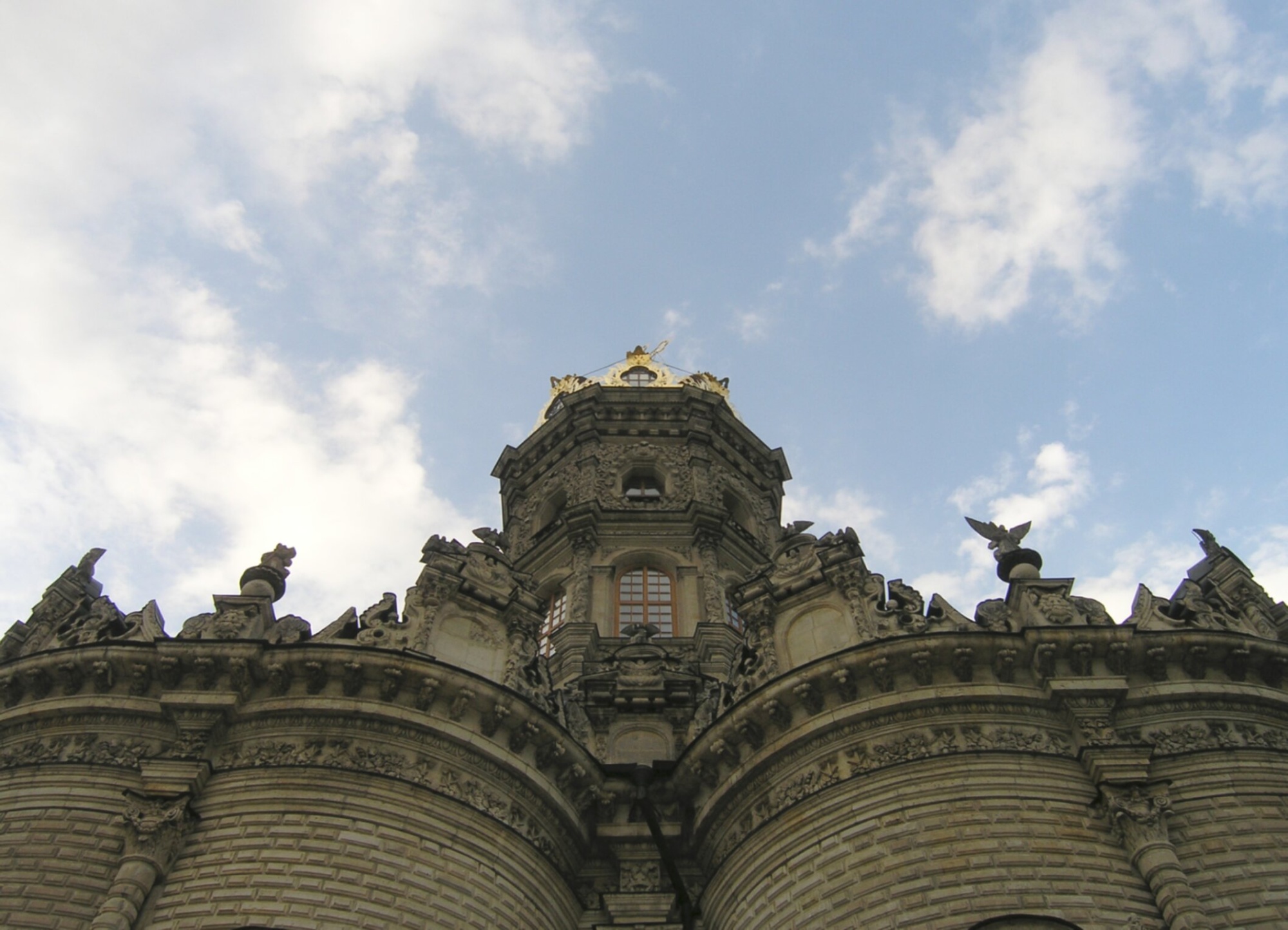 Знаменская церковь в Дубровицах — фото храма Знамения Богородицы