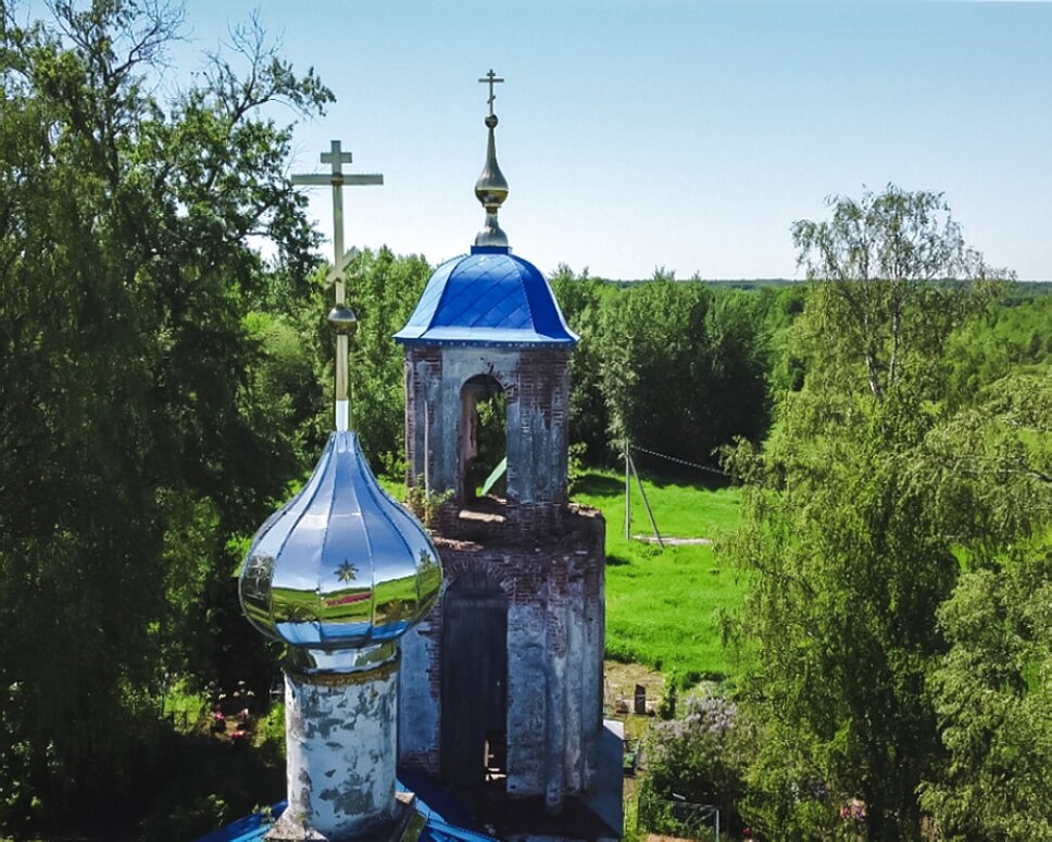 Введенская церковь в городе Любим - памятник православной архитектуры