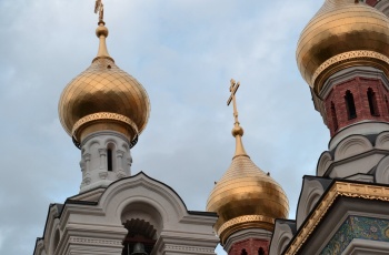 Золотые купола Свято-Николаевского собора в Вене