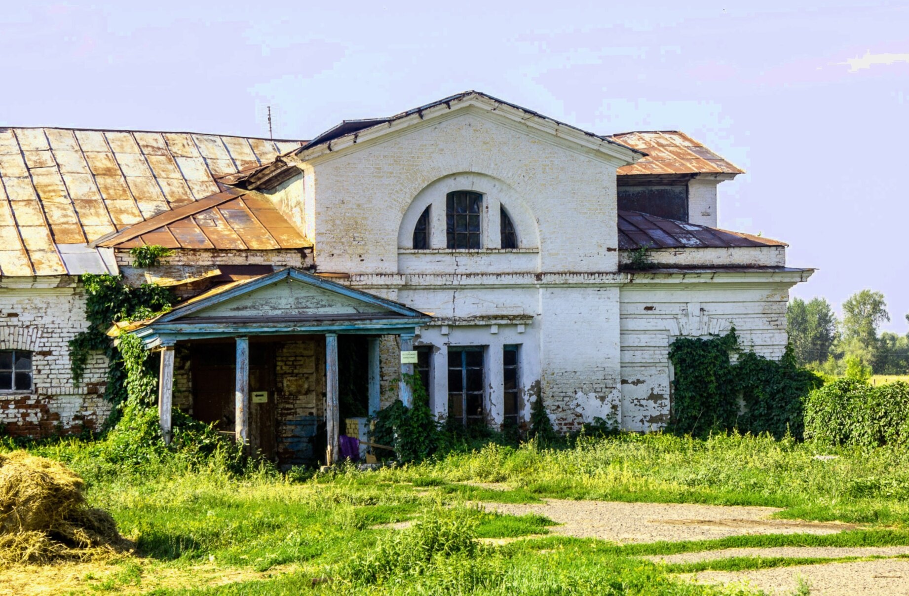 Церковь Троицы Живоначальной в селе Аламасово