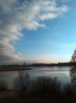 Свято-Юрьев мужской монастырь на берегу реки Волхов