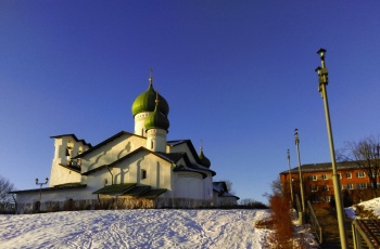 Храм Богоявления с Запсковья в Пскове — зимний пейзаж