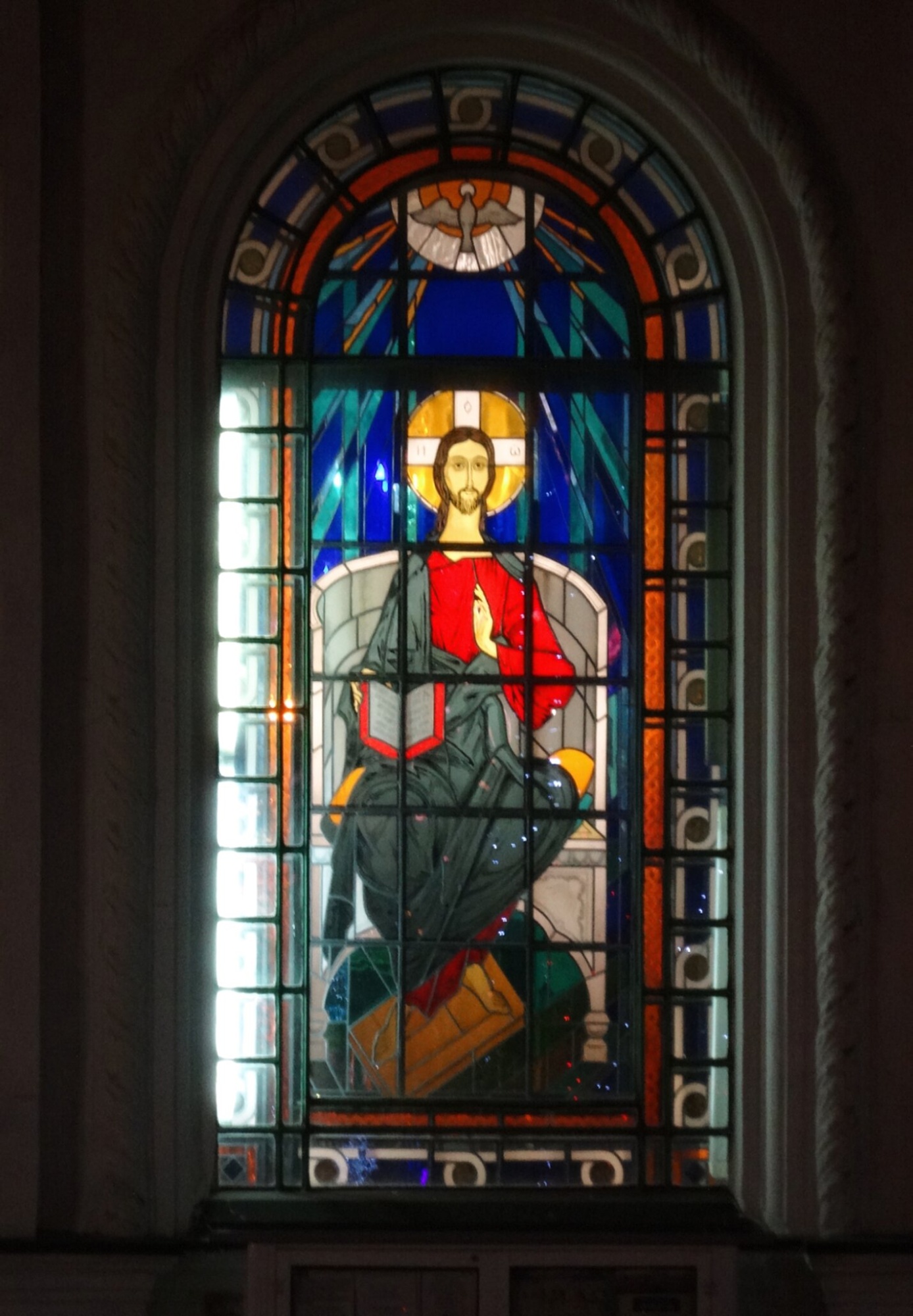 Витраж часовни в честь иконы Божией Матери «Утоли моя печали» в Саратове