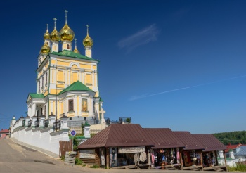 Воскресенская церковь на Торговой площади в Плёсе