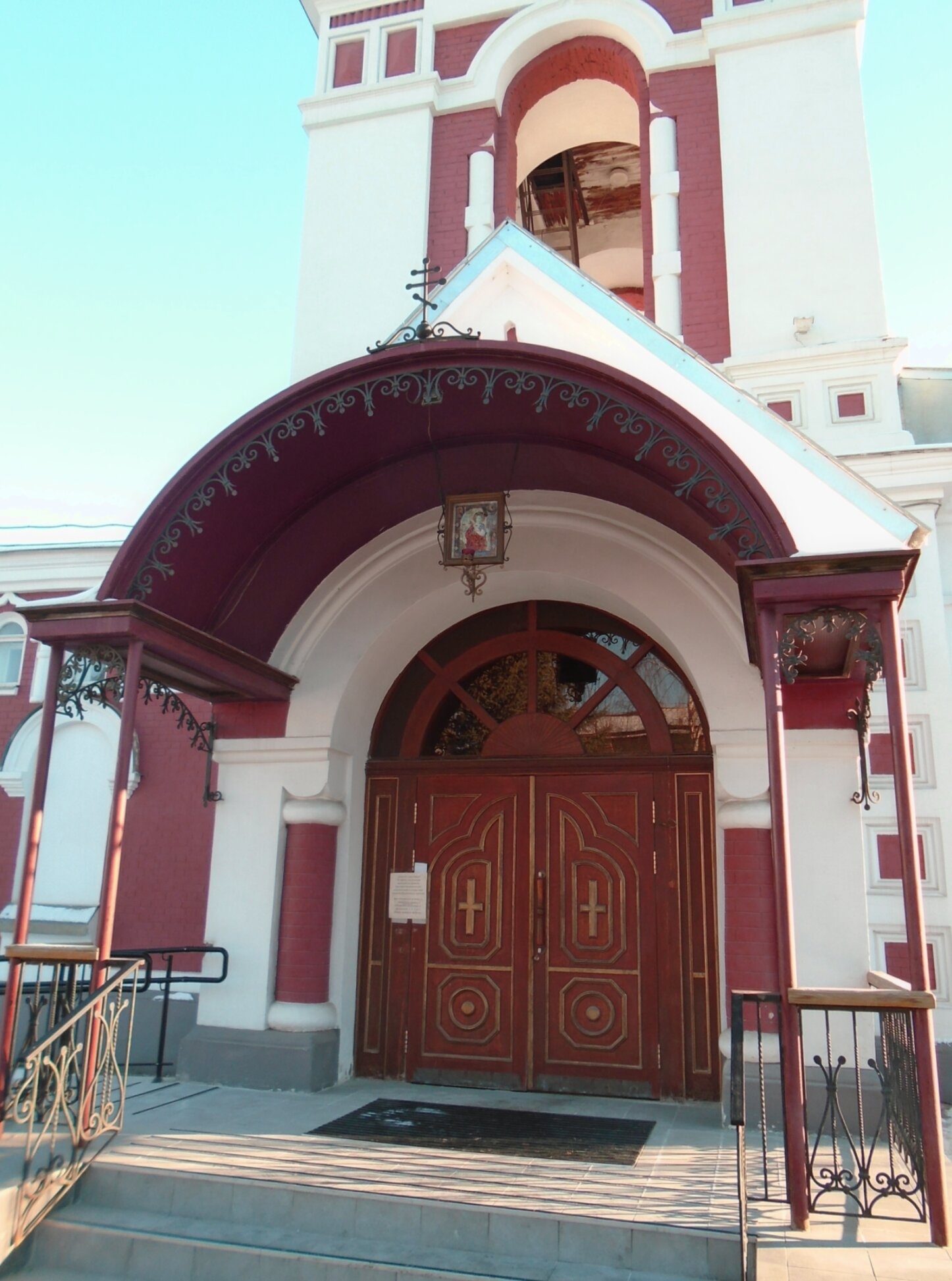 Входная группа Церкви Святой Великомученицы Варвары в Казани
