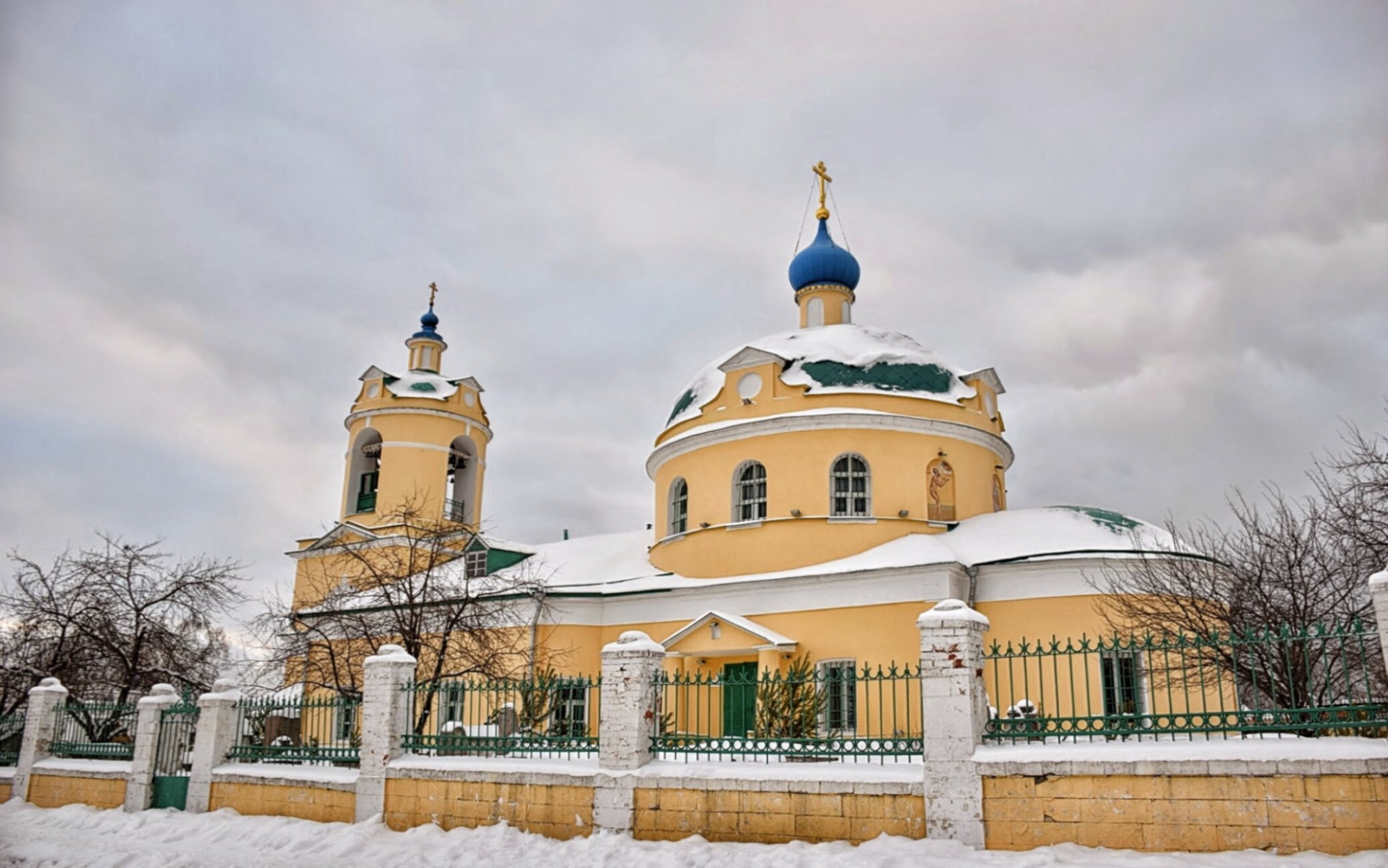 Храм святителя Николая в Ермолине - зимний вид