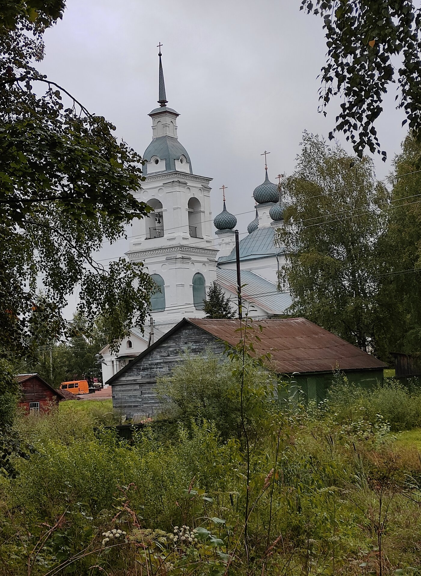 Никольская церковь в посёлке Кадый
