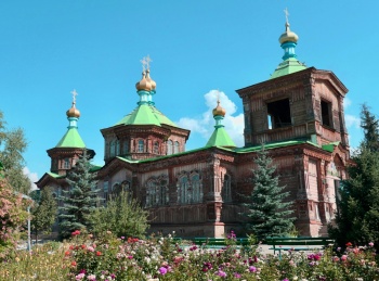 Свято-Троицкая православная церковь в Караколе