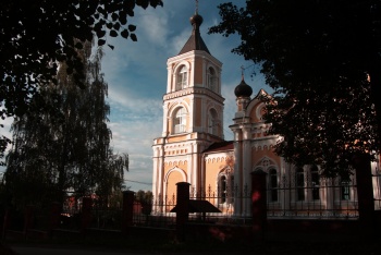 Успенская церковь в селе Трахонеево: история и архитектура
