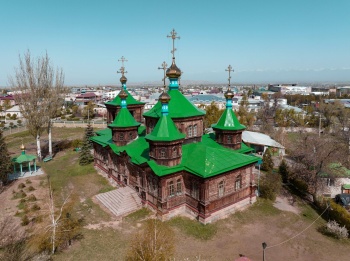 Свято-Троицкая православная церковь в городе Каракол