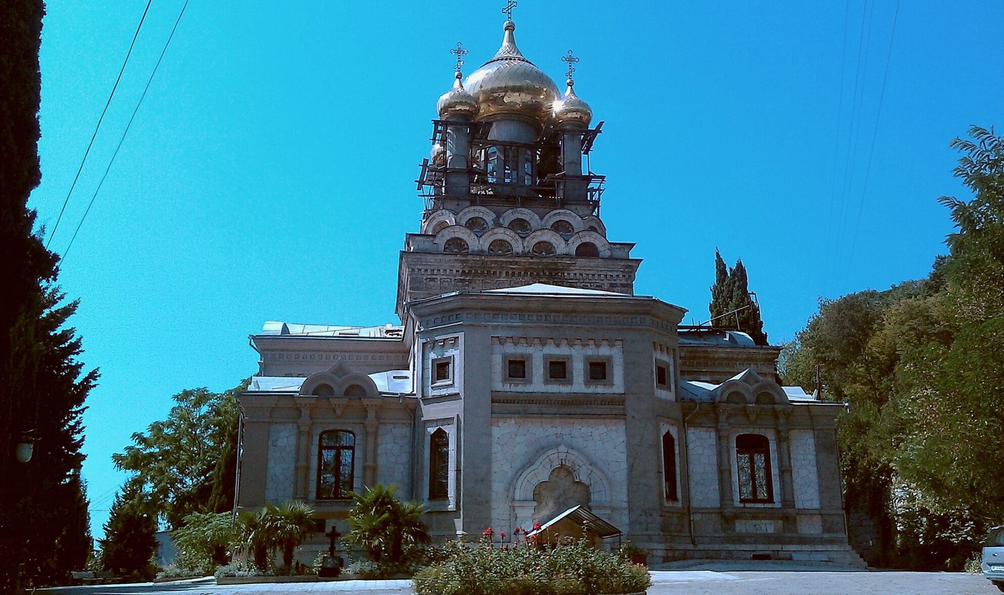 Храм святого Архистратига Михаила в Алупке