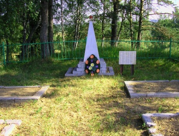 Христорождественская церковь в Новоржеве с воинским захоронением
