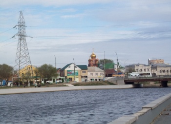 Иоанно-Предтеченский монастырь в Астрахани - вид с набережной Волги