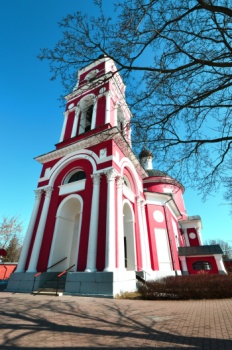 Храм Святых Апостолов Петра и Павла в Петровском