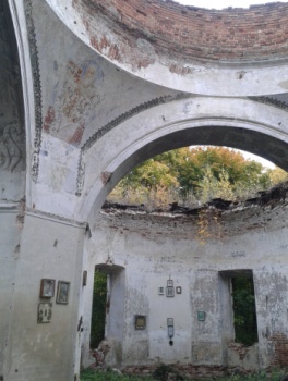 Храм Михаила Архангела в селе Проказна: застывшая история в руинах