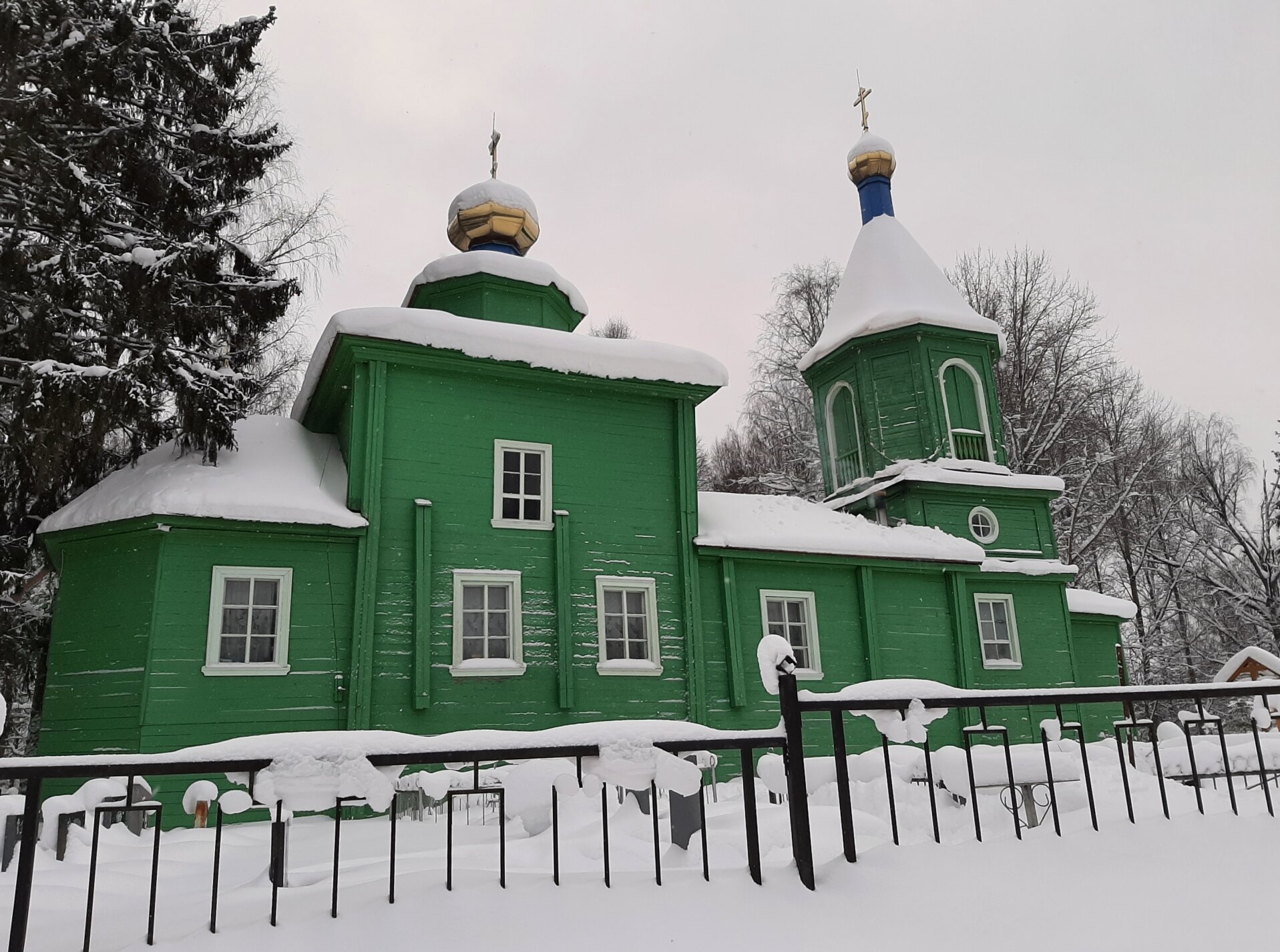 Храм Михаила Архангела в селе Алеховщина
