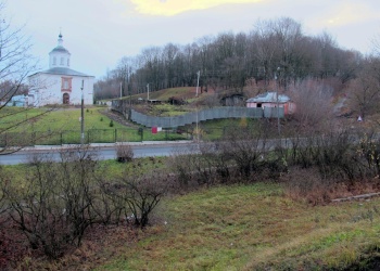 Церковь Иоанна Богослова в Смоленске: вход в древний храм