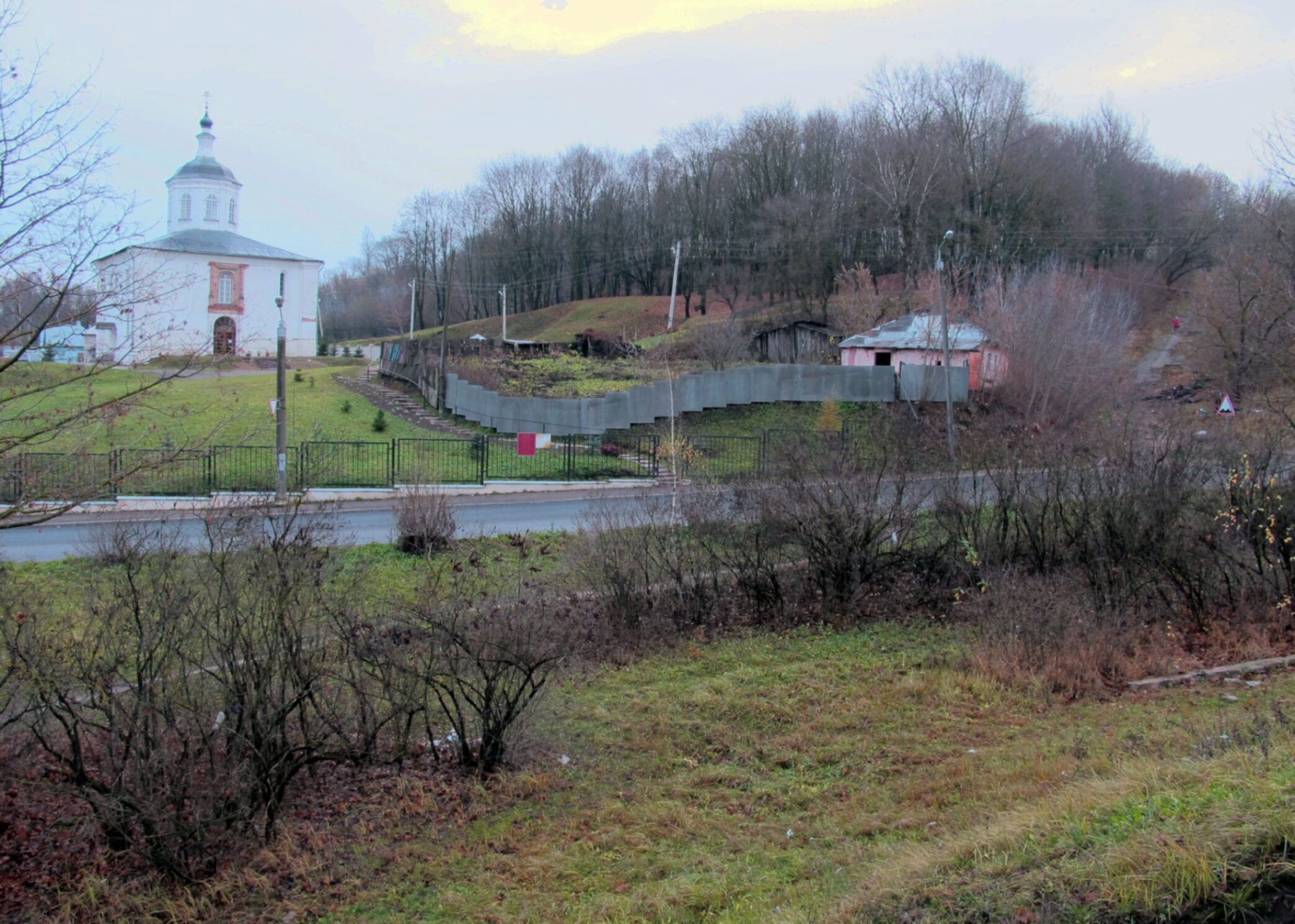 Церковь Иоанна Богослова в Смоленске: вход в древний храм