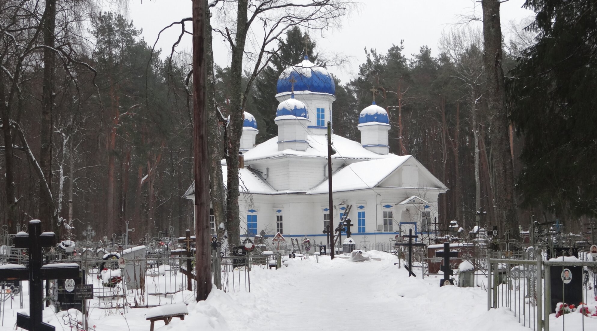 Успенская церковь в Олонце — зимняя фотография