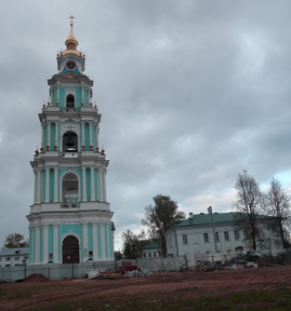 Колокольня Богоявленского собора Костромского кремля
