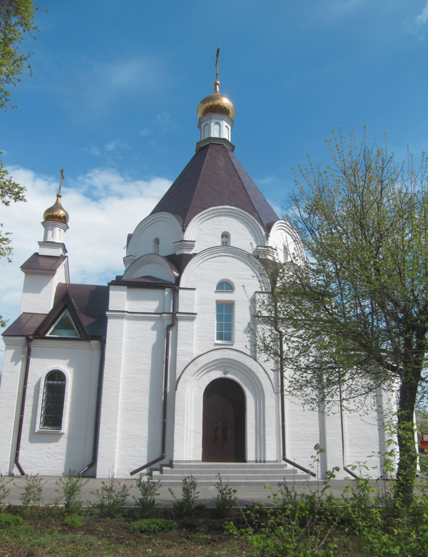 Храм святого Александра Невского в парке Победы Саратова