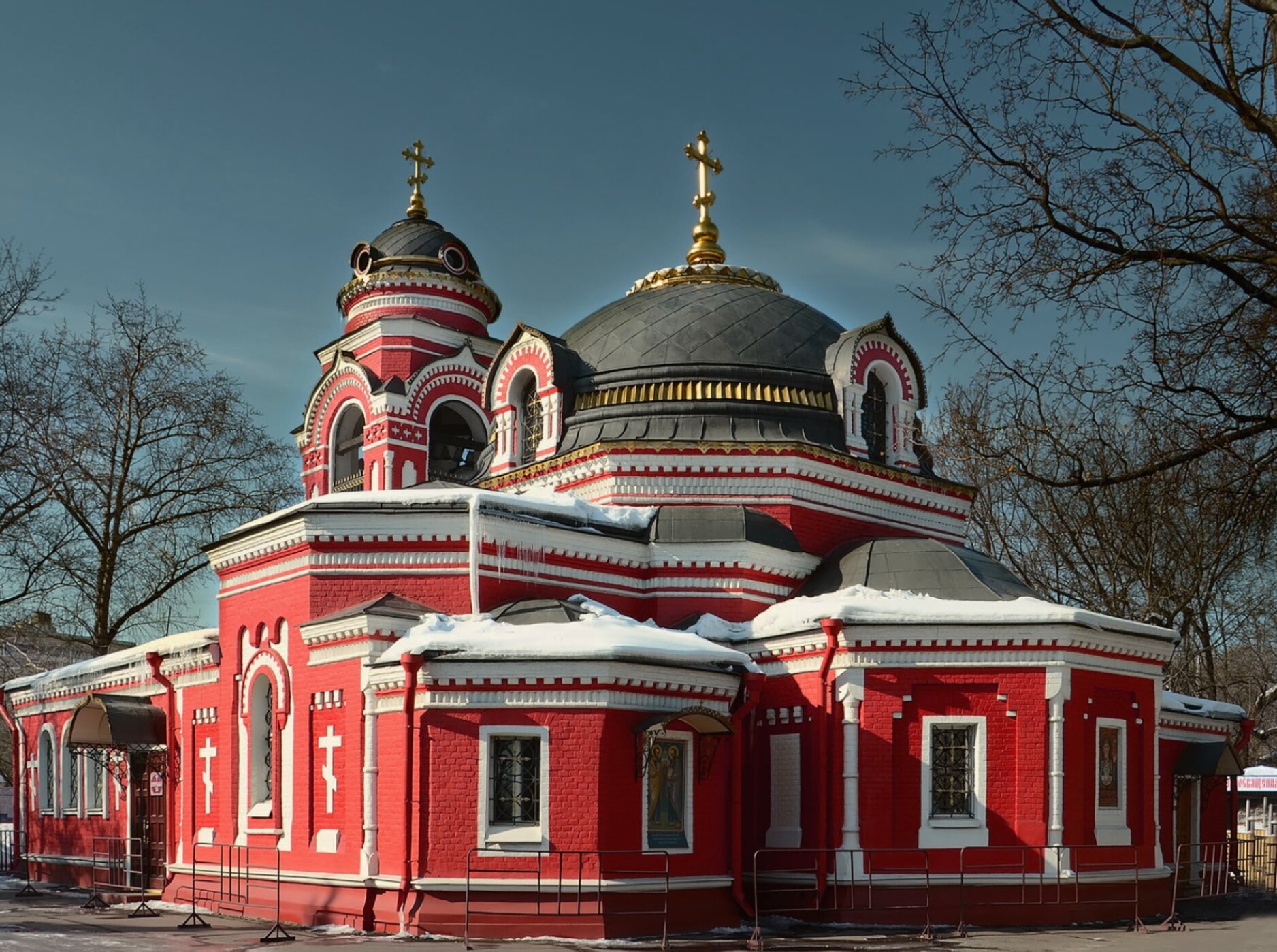 Храм иконы Божией Матери «Знамение» в Аксиньине