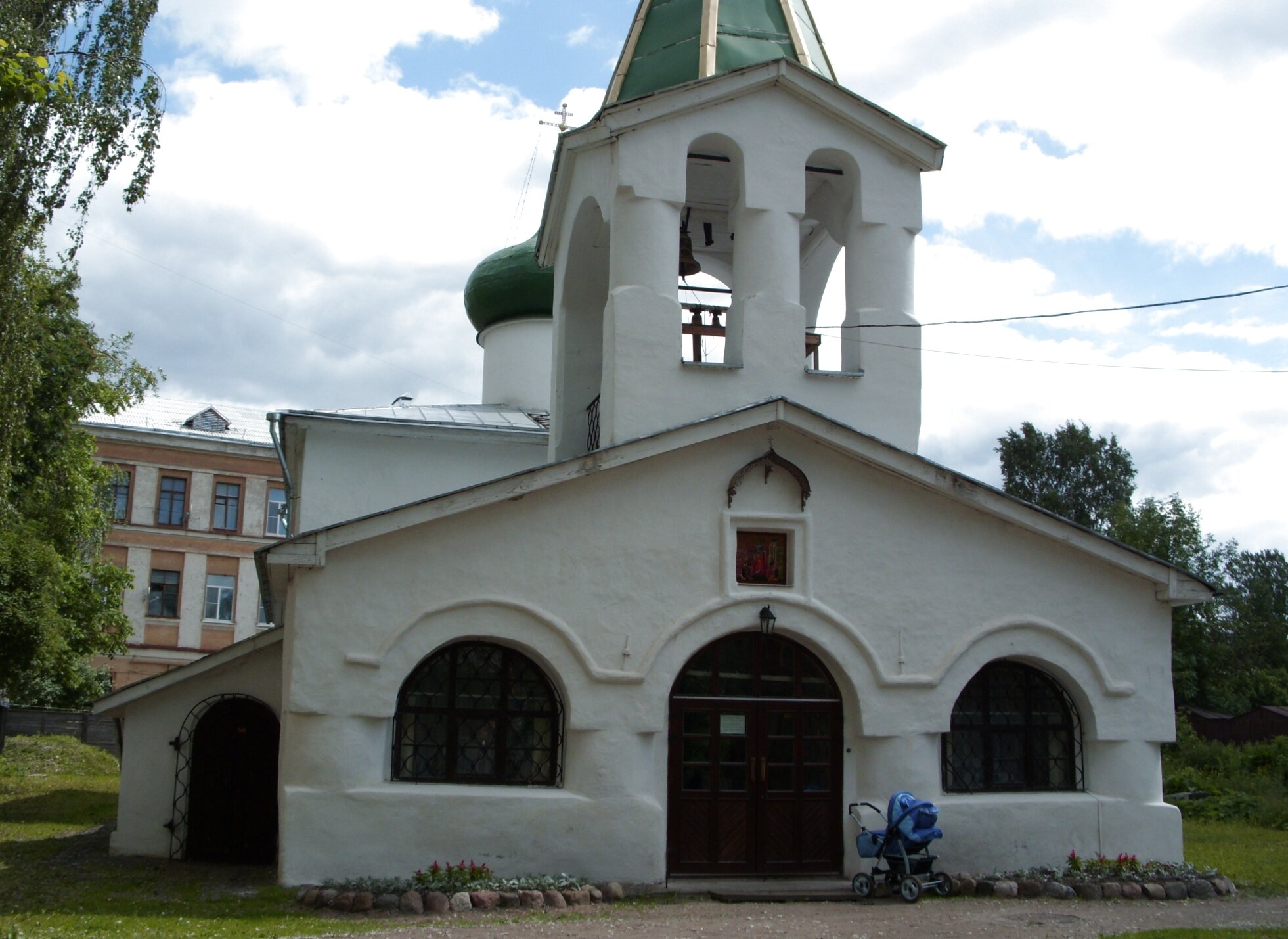 Церковь Преполовения Пятидесятницы в Пскове