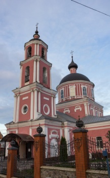 Крестовоздвиженский храм в городе Старый Оскол