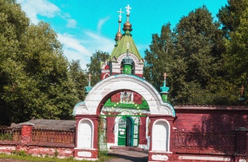 Введенская церковь в Калязине — православный храм на Волге