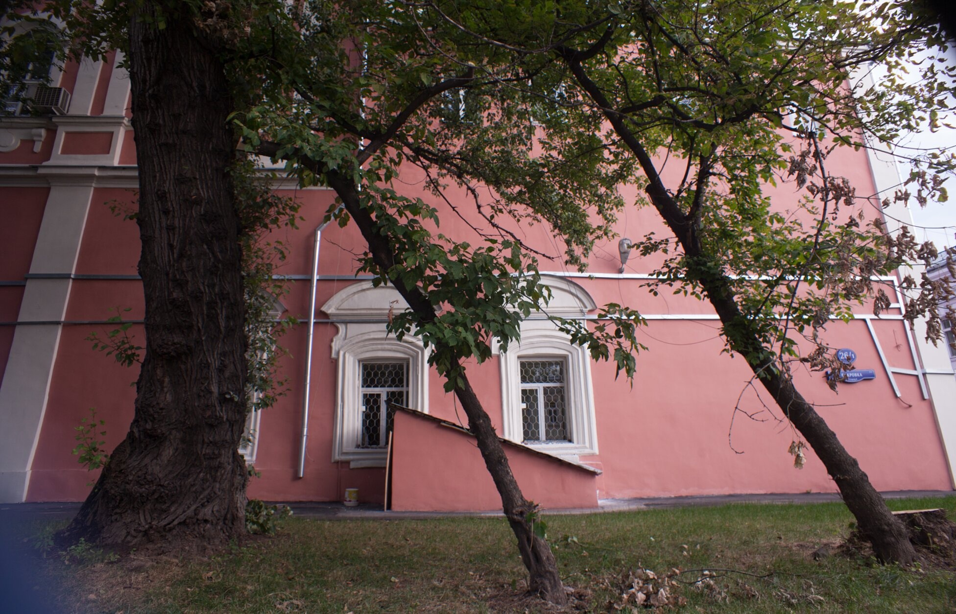 Храм Воскресения Словущего в Барашах на улице Покровке