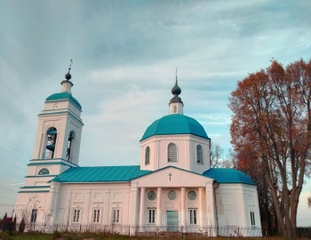 Храм Тихвинской иконы Божией Матери в селе Выпуково