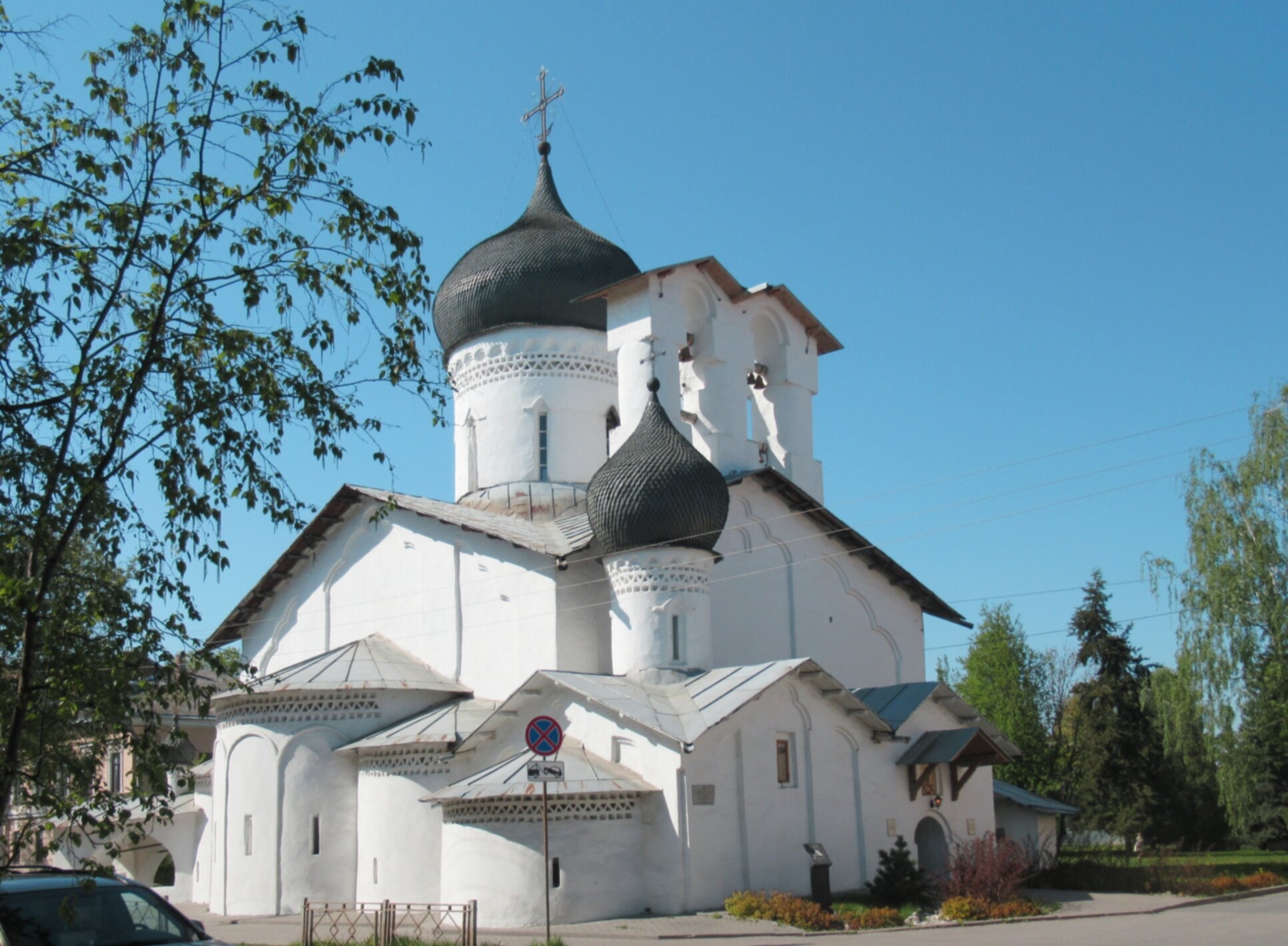 Храм святителя Василия Великого на Горке в Пскове