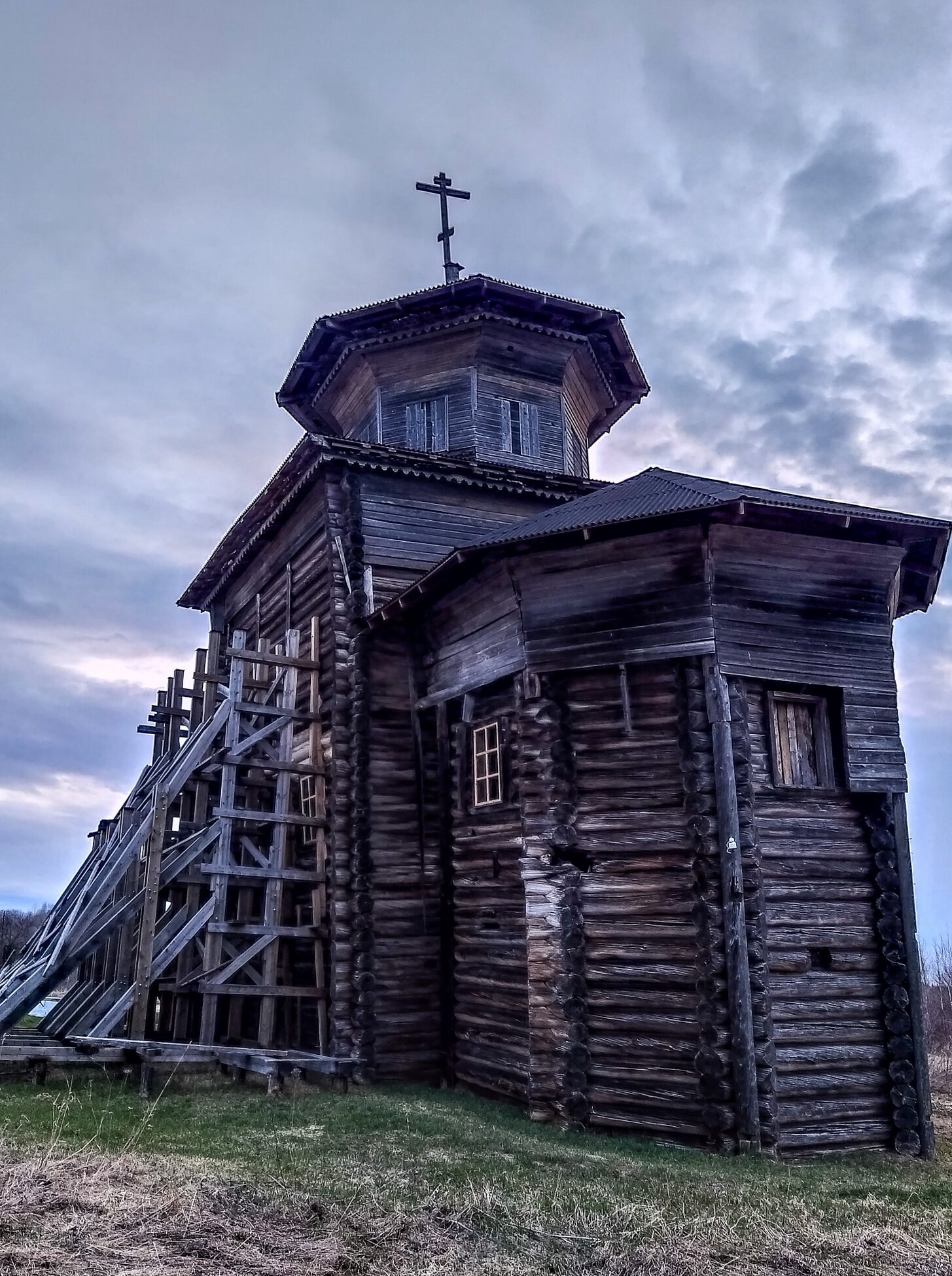 Церковь Покрова Пресвятой Богородицы в Усть-Ваеньге
