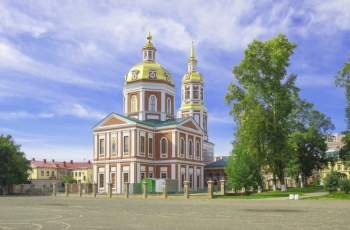 Спасский собор в Кирове: история и архитектура на фото