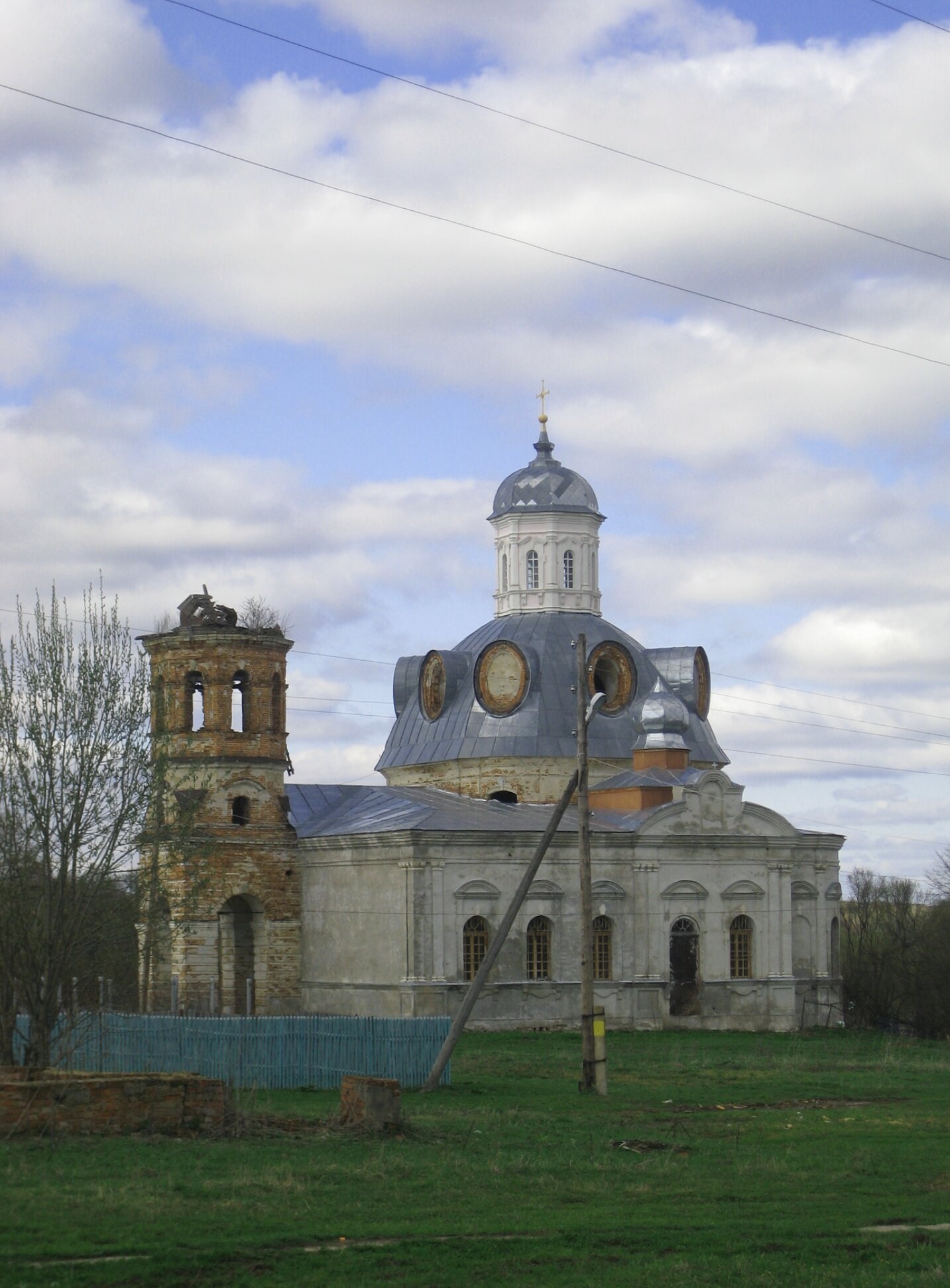 Церковь Воскресения Христова в селе Роща