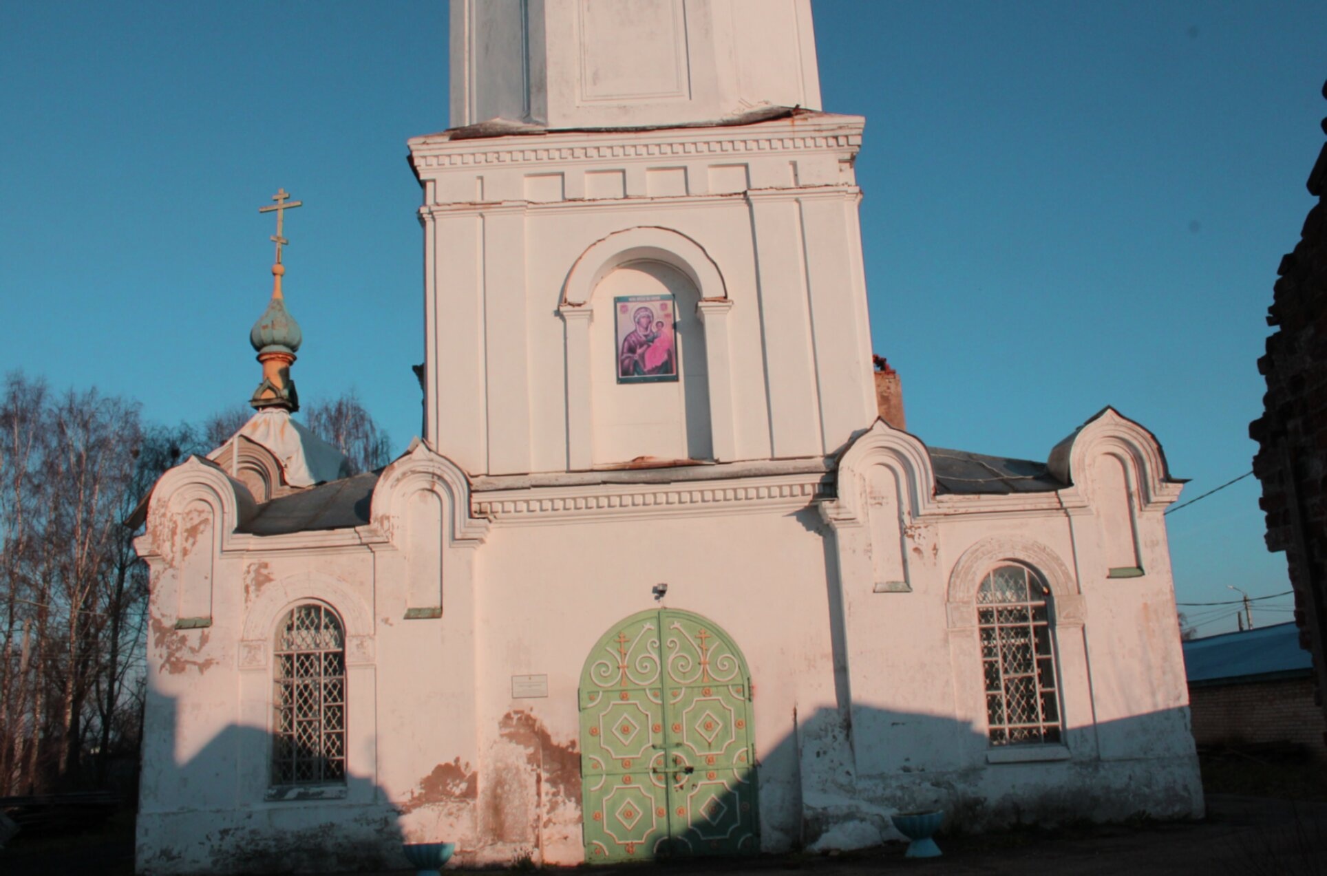 Церковь с колокольней в Николо-Отводном
