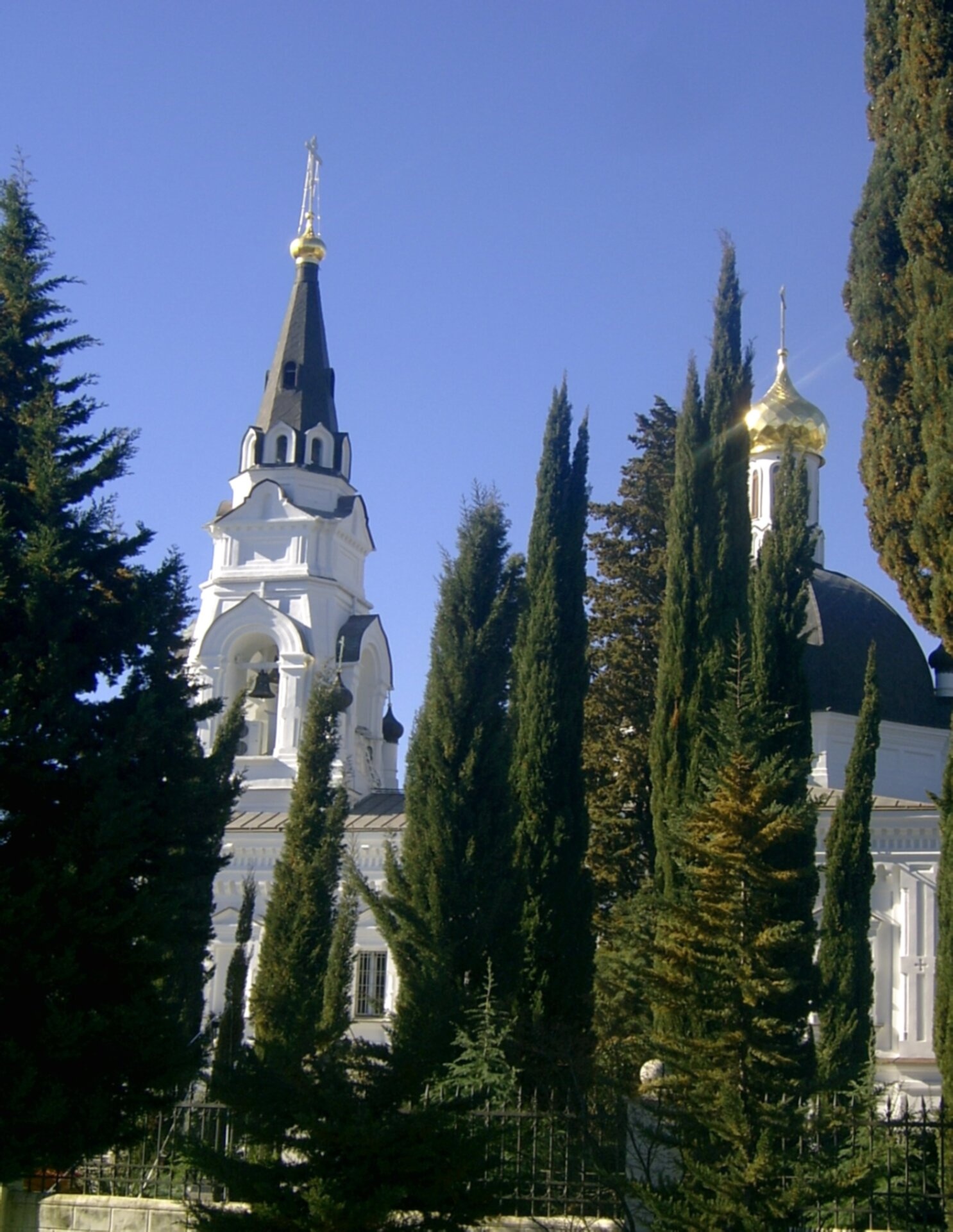 Собор Архангела Михаила в Сочи – старейший православный храм города