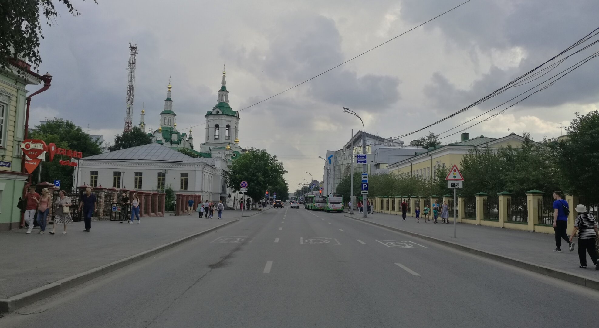 Улица Ленина и Спасская церковь в Тюмени