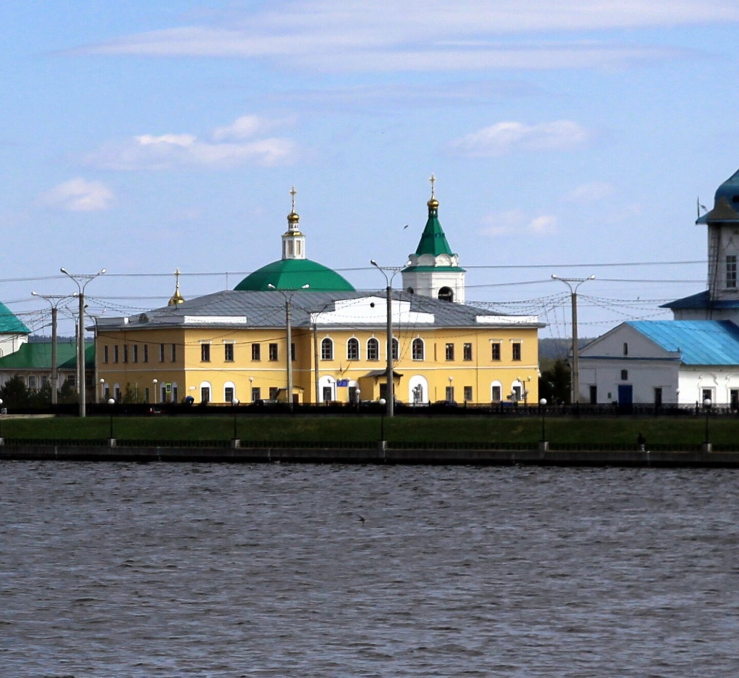 Свято-Троицкий мужской монастырь в Чебоксарах