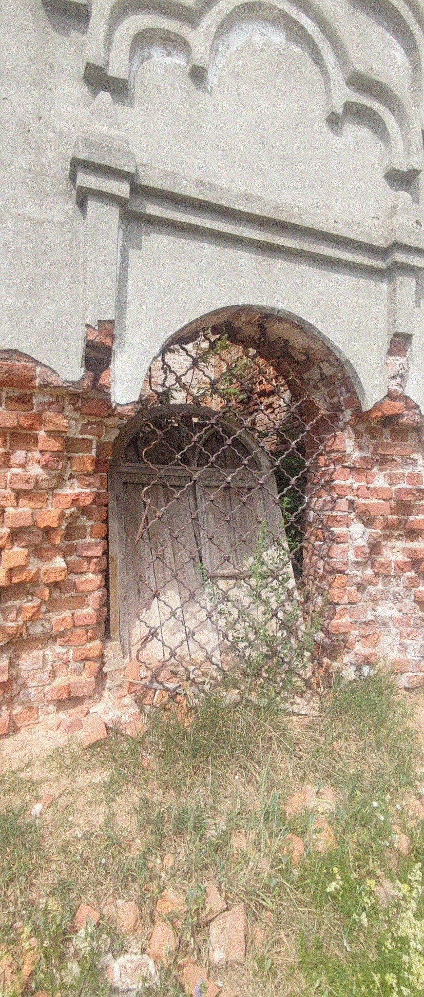 Преображенская церковь в селе Столпино: история в руинах