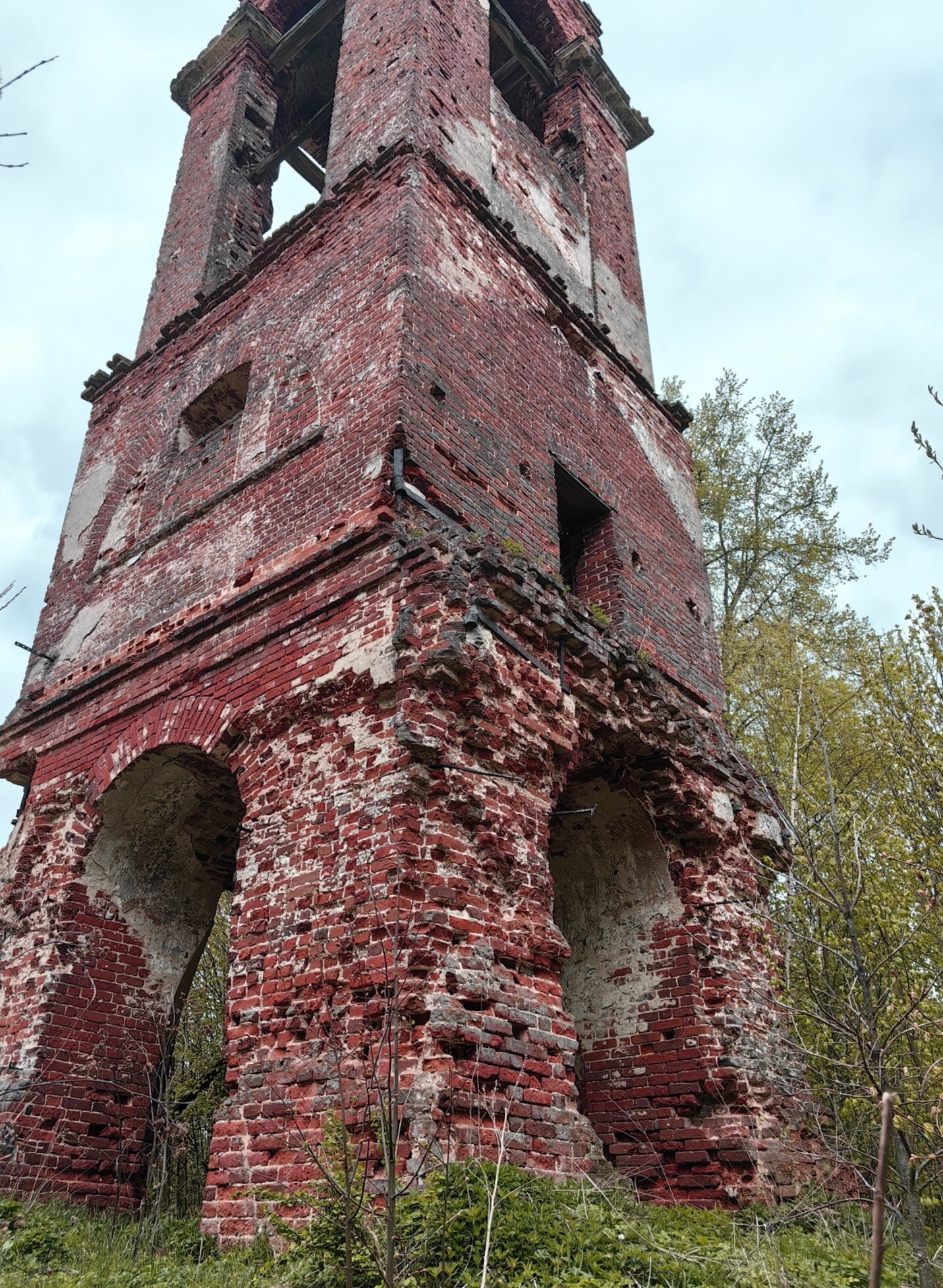 Колокольня Вознесенской церкви в селе Красное