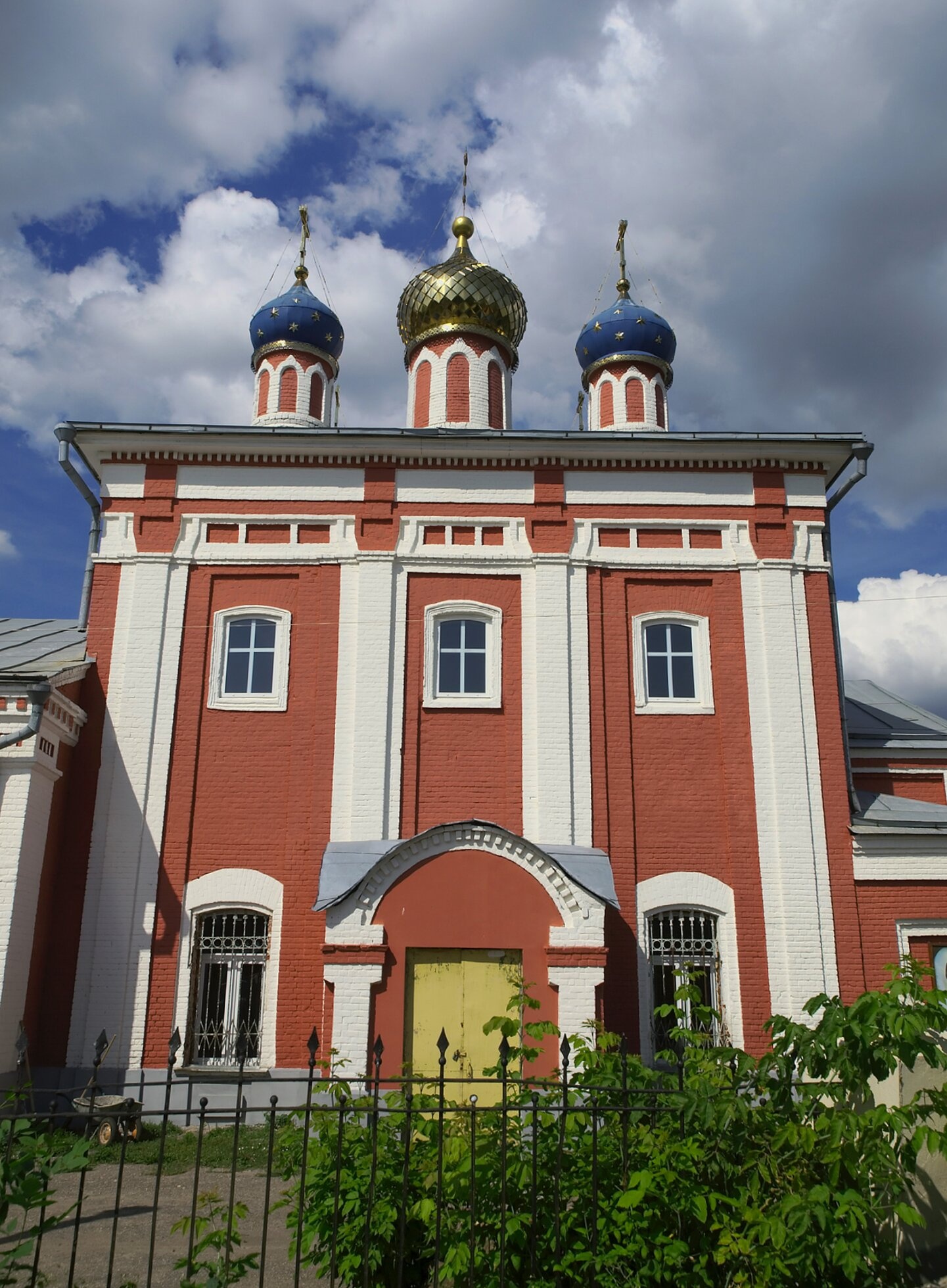 Церковь Флора и Лавра в Кашире - архитектура и история