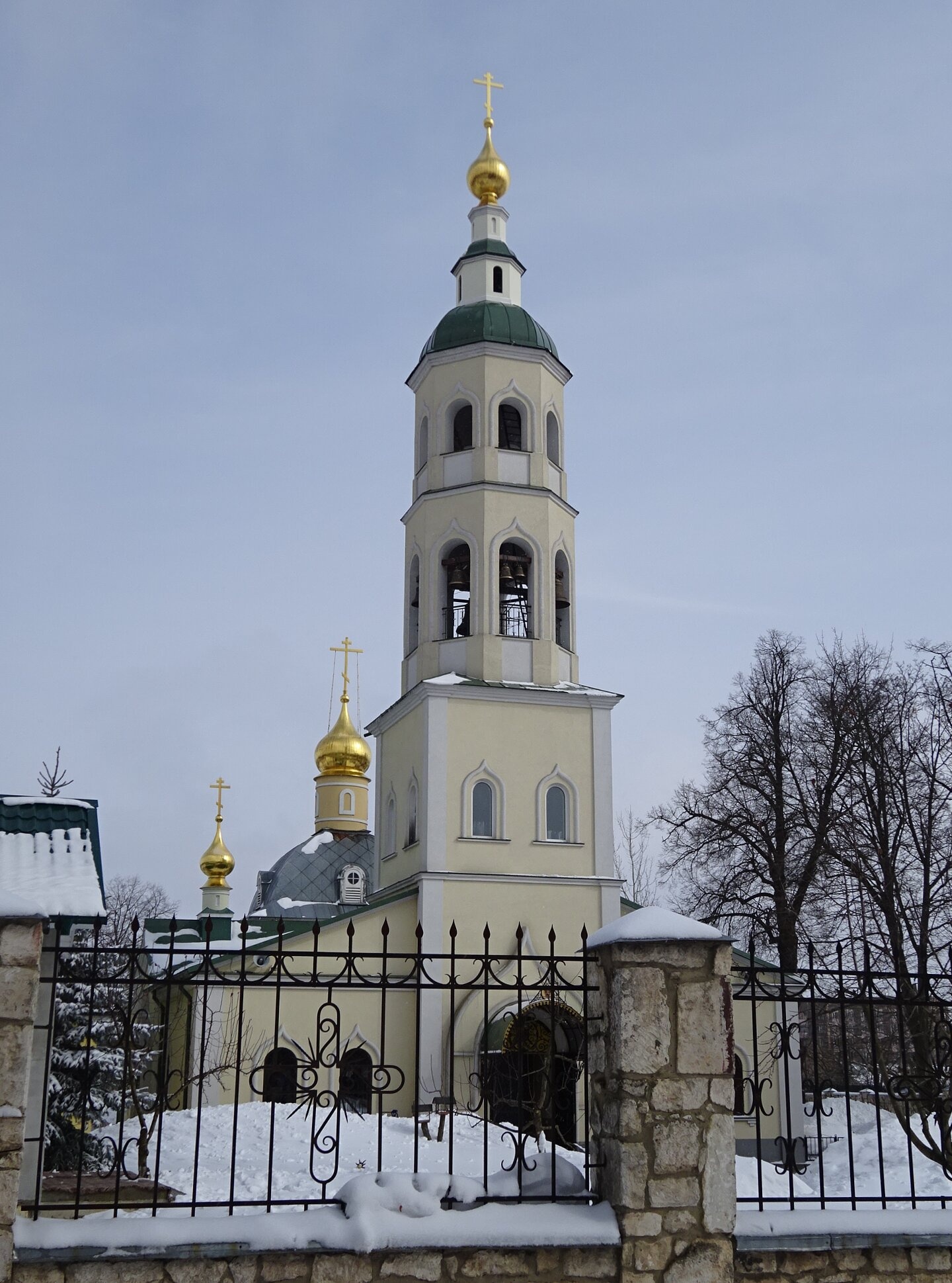 Храм Святителя Николая Чудотворца в посёлке Володарского