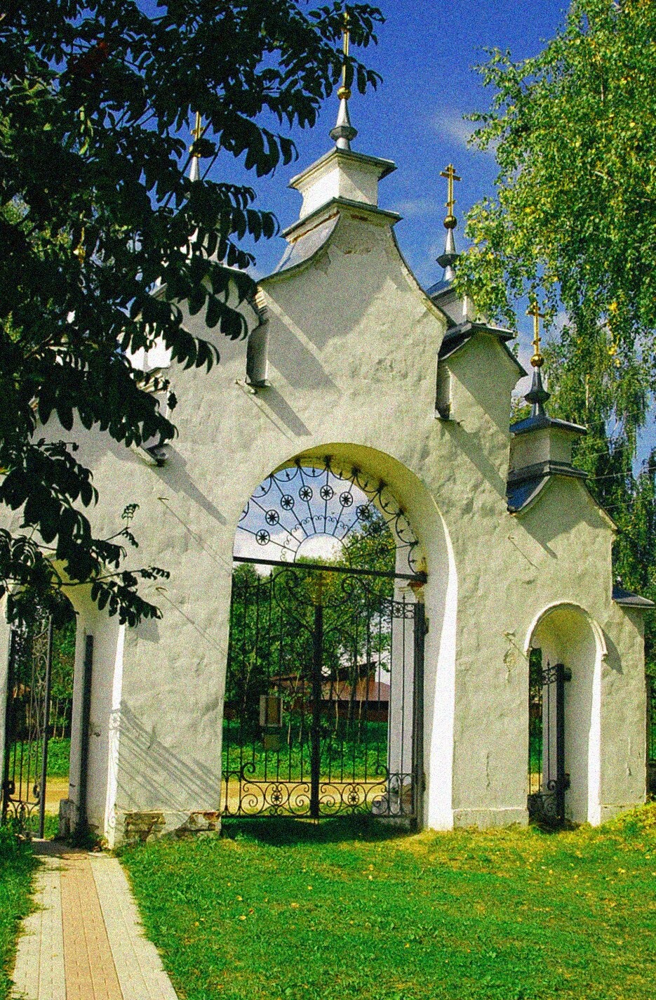 Ворота ограды Никольской церкви в селе Николо-Ям
